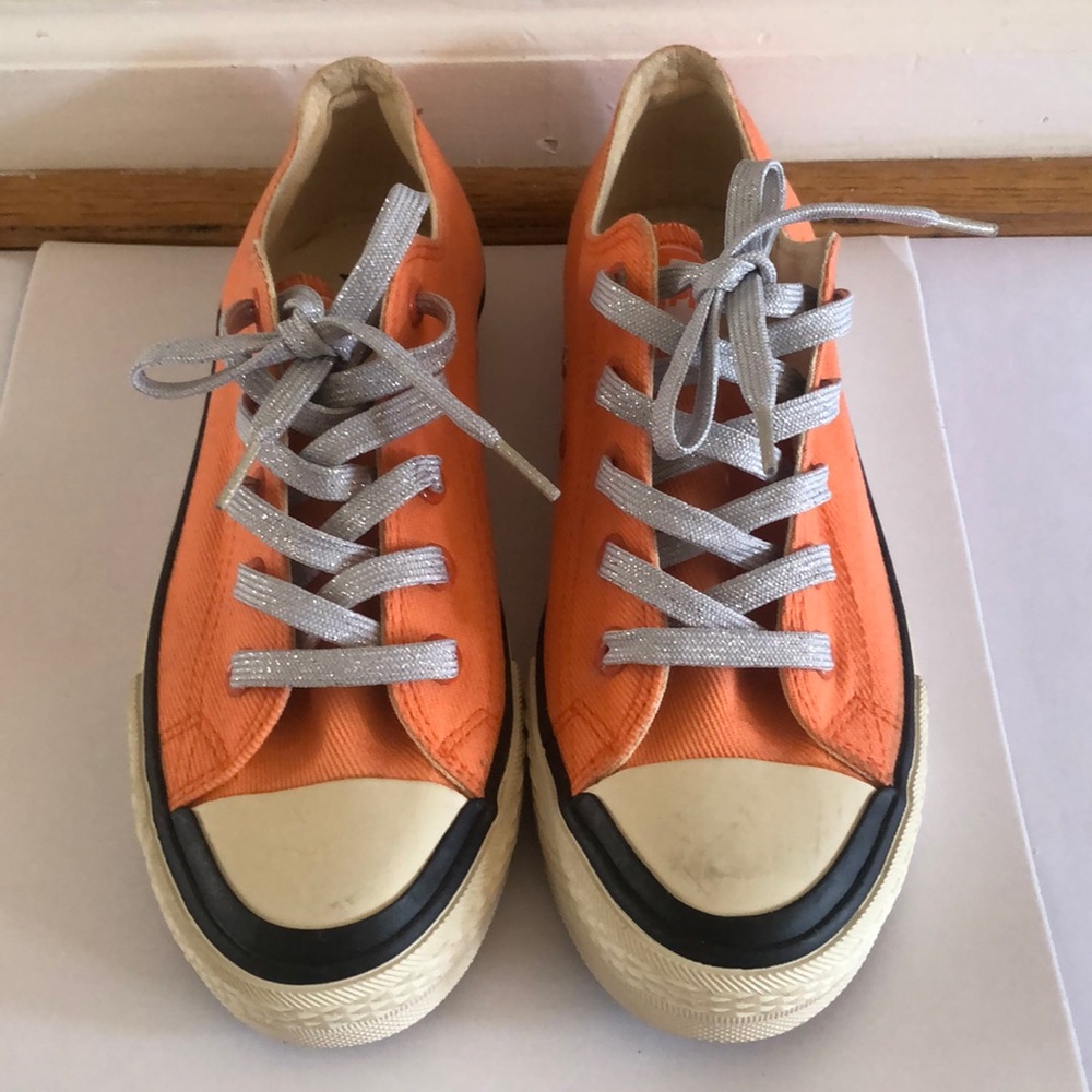 Brand New!! Canvas Low-top Sneakers